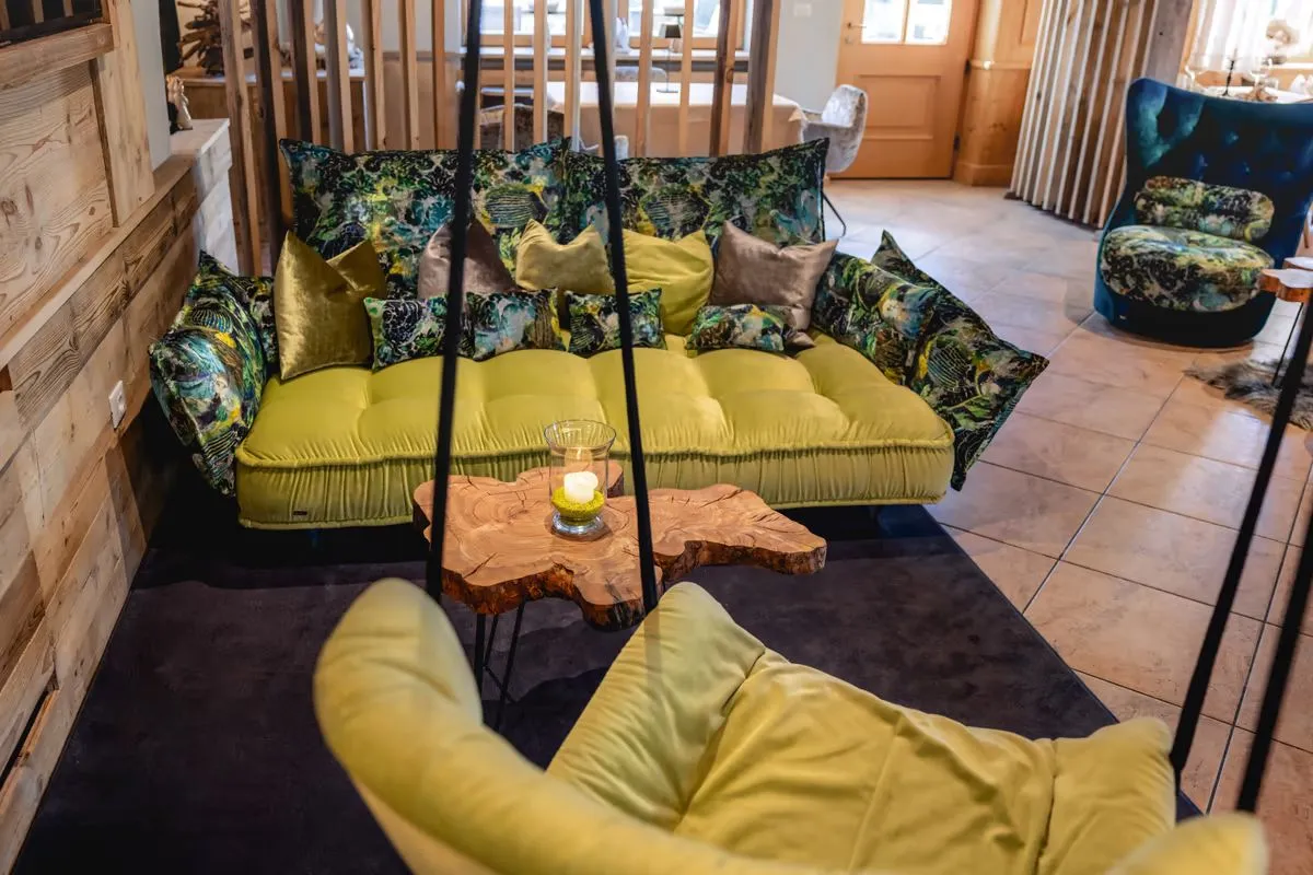 Hängesessel in der Lounge